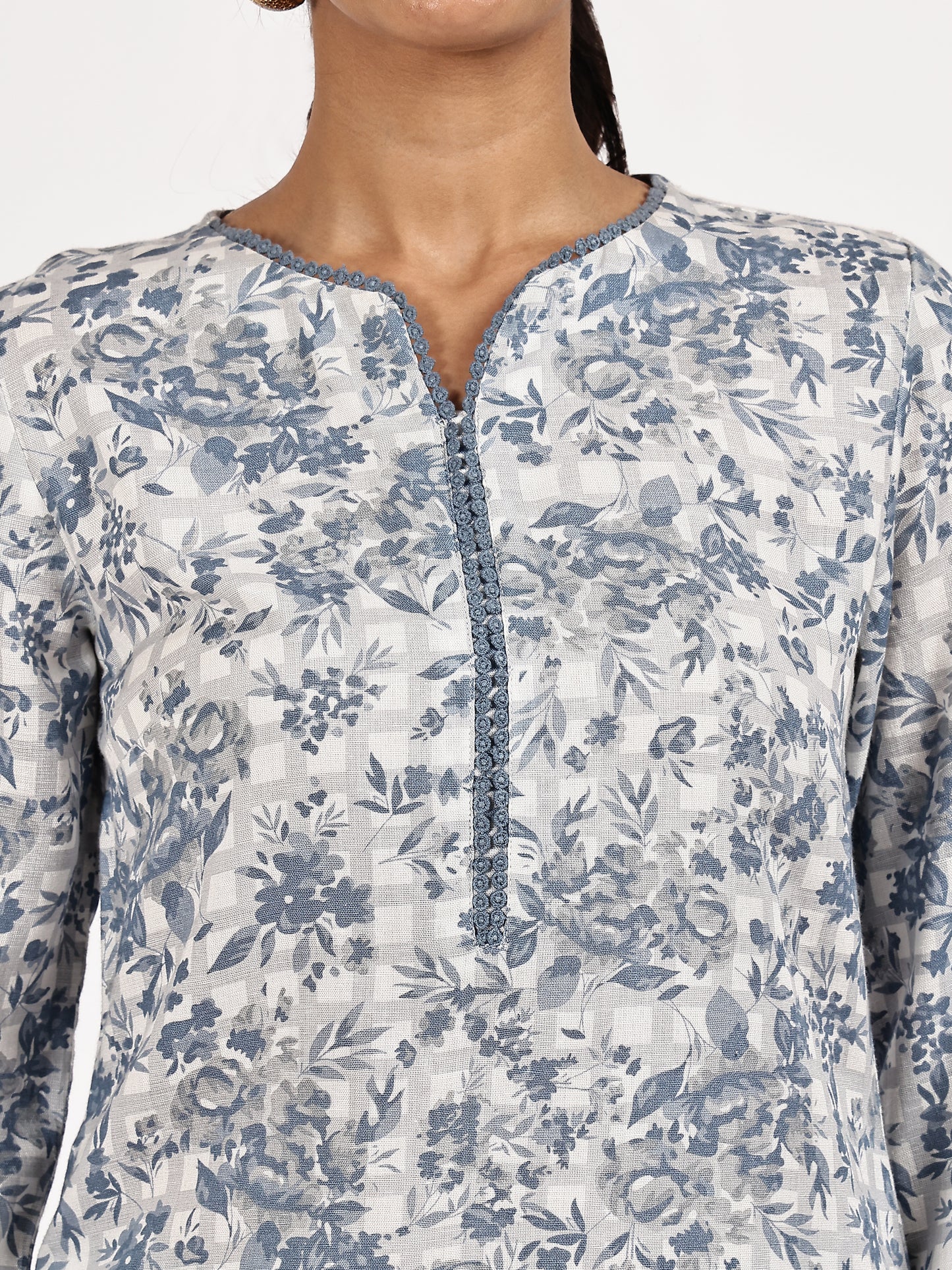 Blue & White Floral Printed Straight Kurta with Pants