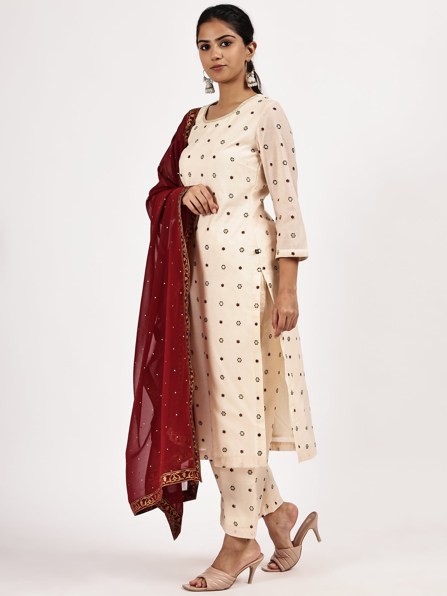 Printed Off-white Kurta Set with Maroon Dupatta