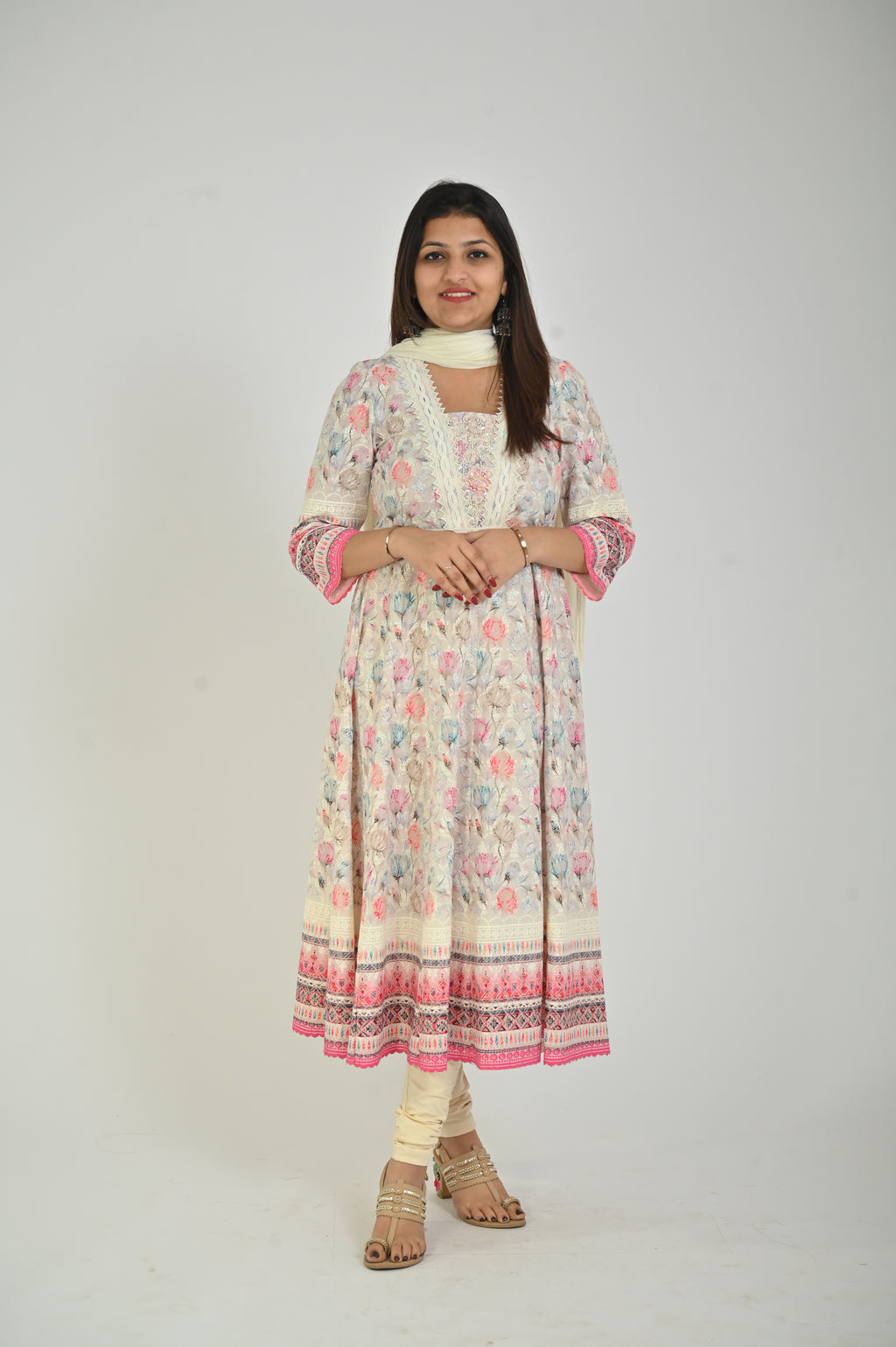 Elegant White And Pink Kurta Set With Matching Dupatta
