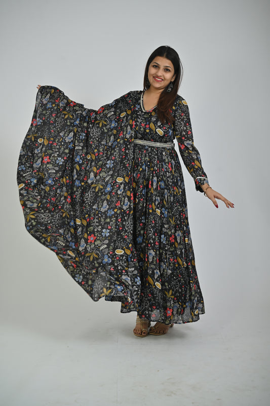Women’s Black Floor-Length Gown for Special Occasions