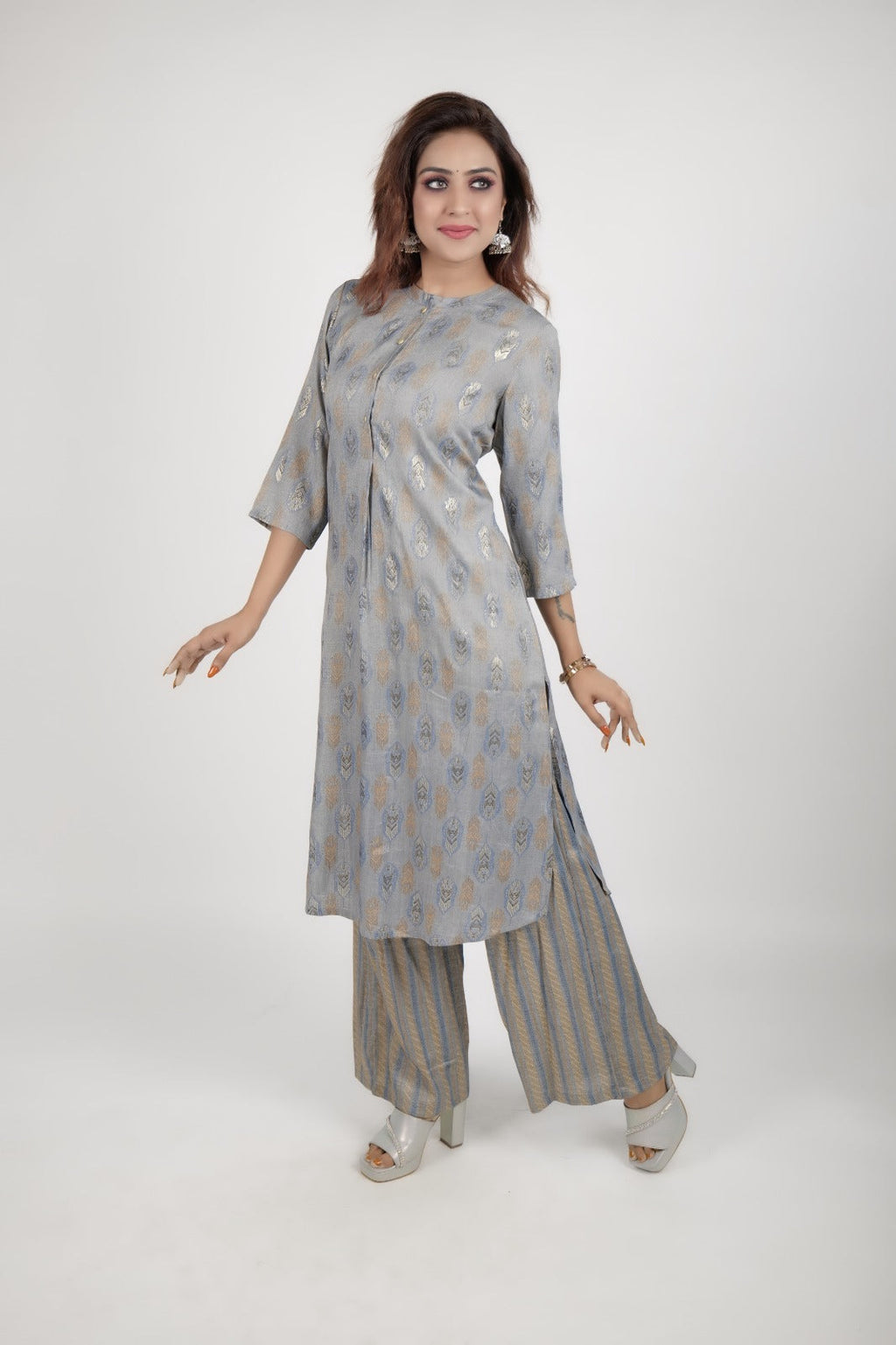 Grey Printed kurta along with straight pants