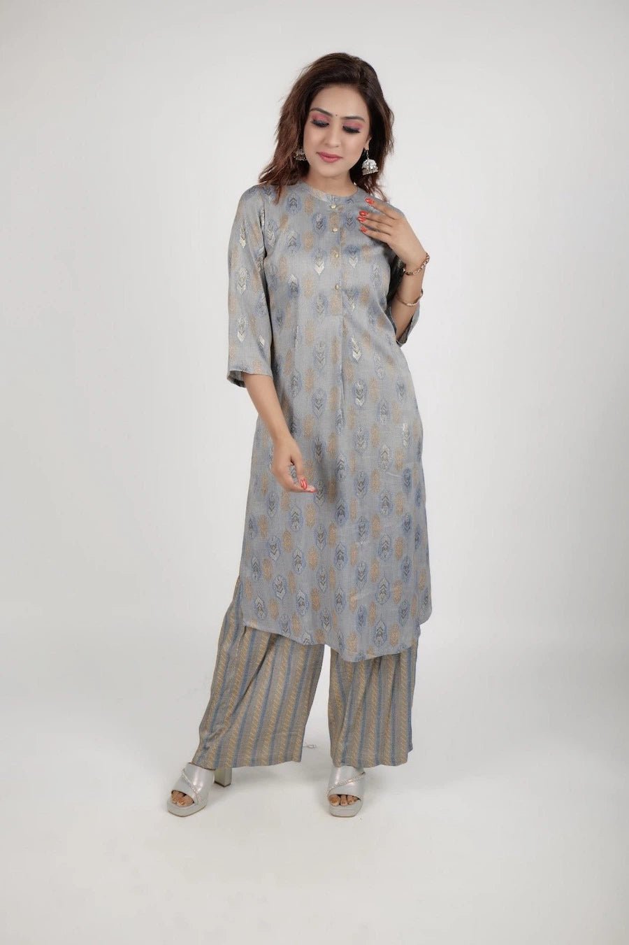 Grey Printed kurta along with straight pants