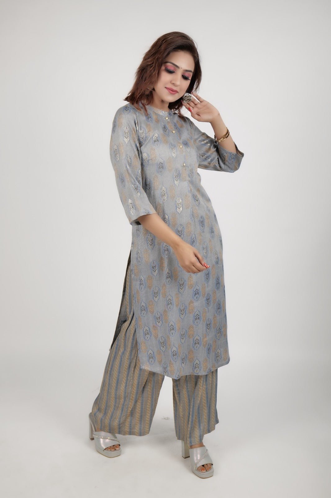 Grey Printed kurta along with straight pants - The Bebla